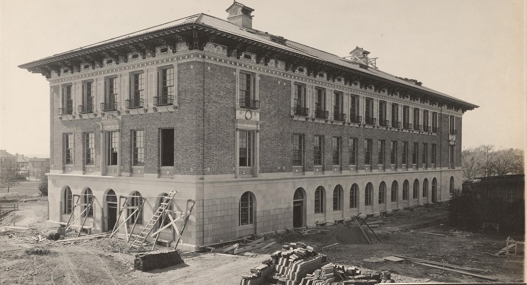 historic photo of sutton hall, designed in the Spanish Renaissance style. Architect: Cass Gilbert, 1915-1918